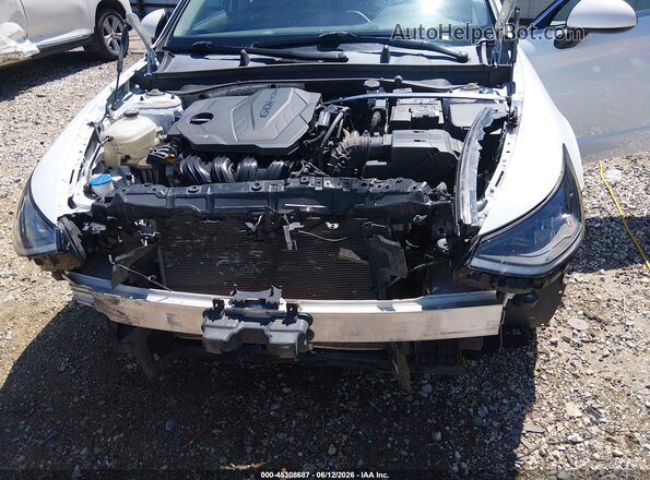 5NPEG4JA5MH068142 2021 HYUNDAI SONATA White Widok z przodu