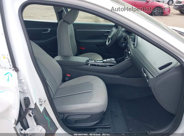 5NPEG4JAXMH088015 2021 HYUNDAI SONATA White Front interior view