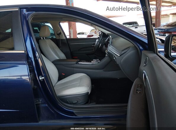 5NPEH4J21LH010761 2020 HYUNDAI SONATA Синий Вид салона спереди