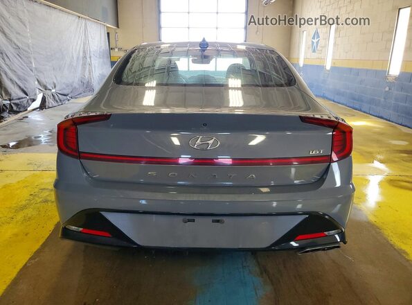 5NPEJ4J21MH062736 2021 HYUNDAI SONATA Gray უკანა ხედი