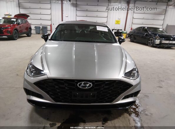 5NPEJ4J21MH124152 2021 HYUNDAI SONATA Silver Вид задньої частини салону
