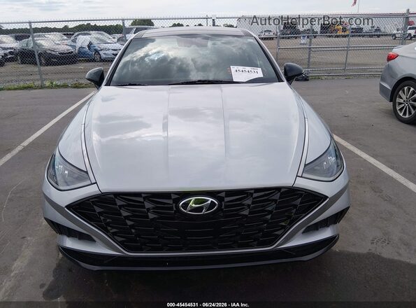 5NPEJ4J24NH142016 2022 HYUNDAI SONATA Silver Rear interior view