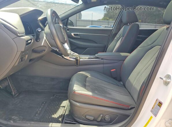5NPEJ4J26LH048328 2020 HYUNDAI SONATA White Սալոնի դիմացի տեսք