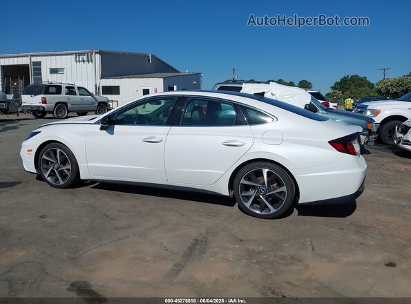 5NPEJ4J26MH073666 2021 HYUNDAI SONATA White Սալոնի 360 աստիճան տեսք