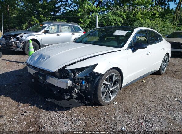 5NPEJ4J26MH124972 2021 HYUNDAI SONATA White Вид спереду