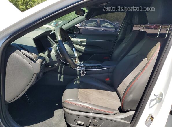 5NPEJ4J26MH132134 2021 HYUNDAI SONATA White Вид салону спереду