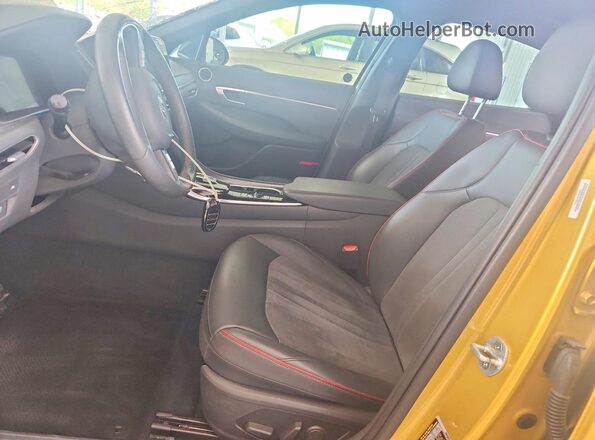5NPEJ4J27LH016732 2020 HYUNDAI SONATA Золотой Вид салона спереди