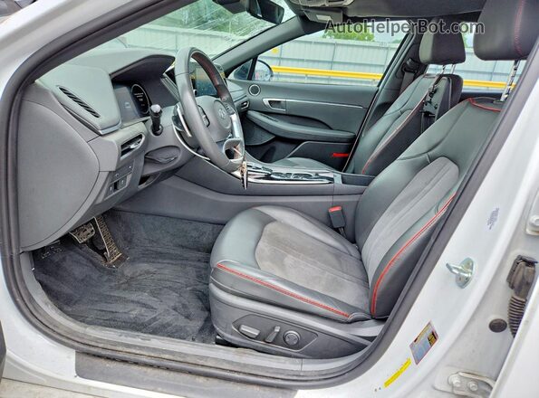 5NPEJ4J2XLH044654 2020 HYUNDAI SONATA White Вид салону спереду