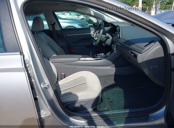 5NPEL4JA2LH034797 2020 HYUNDAI SONATA Серебряный Вид салона спереди