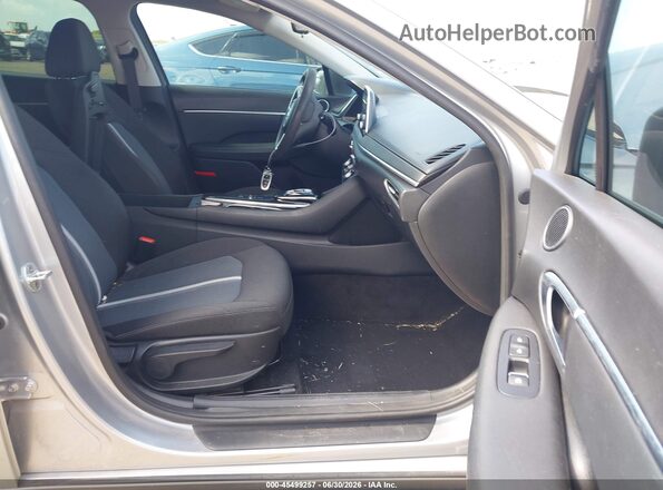 5NPEL4JA5MH068945 2021 HYUNDAI SONATA Silver Սալոնի դիմացի տեսք