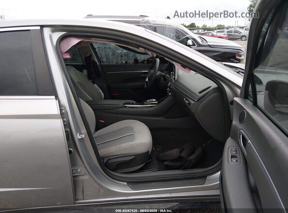 5NPEL4JAXMH112728 2021 HYUNDAI SONATA Silver Front interior view