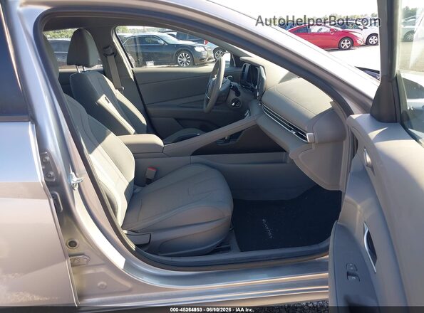 5NPLL4AG0MH047223 2021 HYUNDAI ELANTRA Silver წინა სალონის ხედი