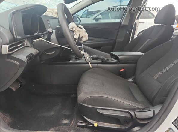 5NPLL4AG2MH014644 2021 HYUNDAI ELANTRA Белый Вид салона спереди