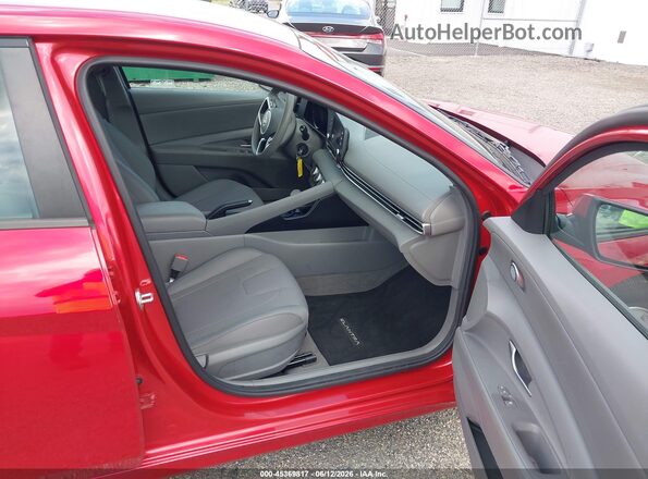 5NPLL4AG9MH046507 2021 HYUNDAI ELANTRA Red Widok wnętrza z przodu