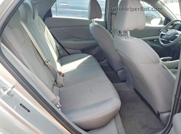 5NPLL4AGXMH016660 2021 HYUNDAI ELANTRA Silver Rear seats view