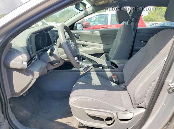 5NPLL4AGXMH016660 2021 HYUNDAI ELANTRA Silver Front interior view