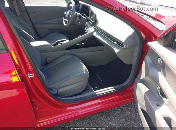5NPLL4AGXMH046841 2021 HYUNDAI ELANTRA Red Front interior view