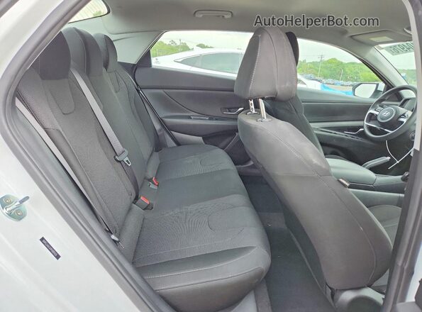 5NPLL4AGXPH089435 2023 HYUNDAI ELANTRA White უკანა სავარძლების ხედი
