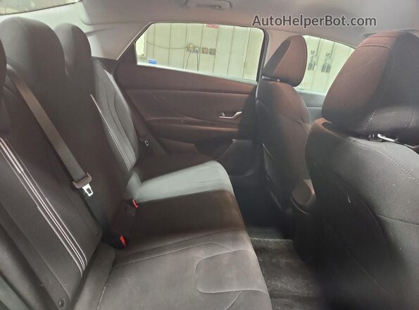 5NPLM4AG0NH057233 2022 HYUNDAI ELANTRA Серебряный 