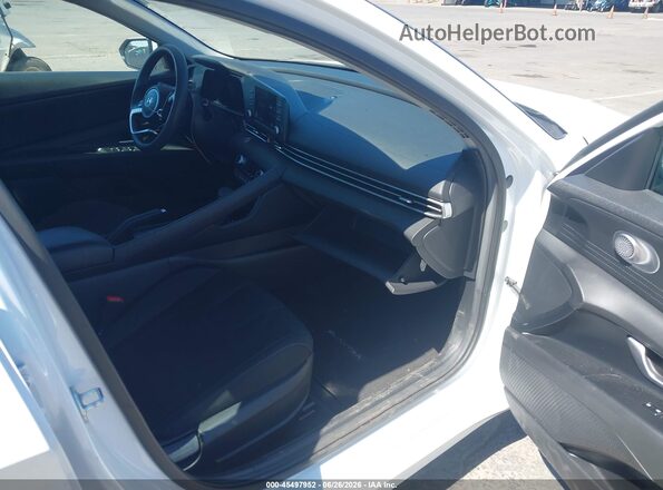 5NPLM4AG0NH065235 2022 HYUNDAI ELANTRA White წინა სალონის ხედი