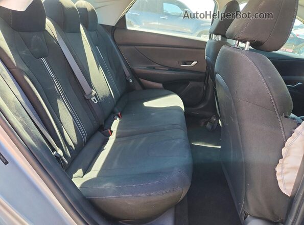 5NPLM4AG0NH075246 2022 HYUNDAI ELANTRA Silver 