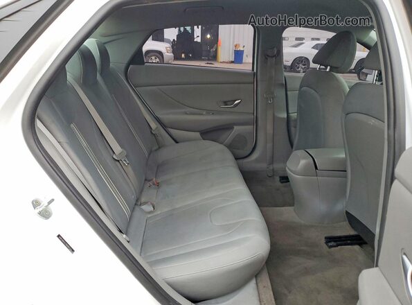 5NPLM4AG1MH007634 2021 HYUNDAI ELANTRA White Vista de los asientos traseros