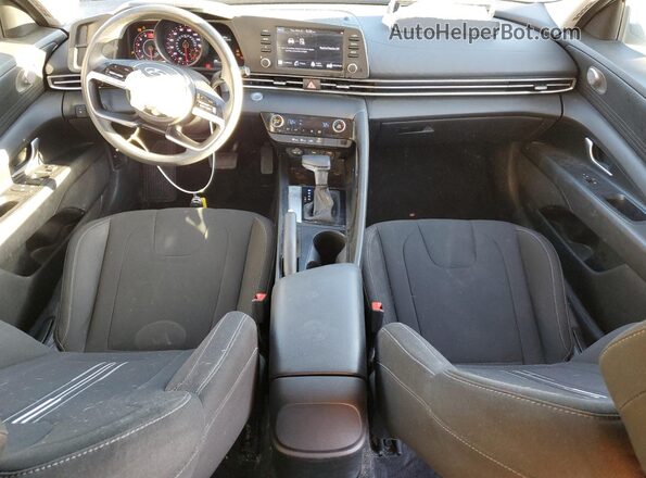 5NPLM4AG1MH043467 2021 HYUNDAI ELANTRA Серебряный Вид панели приборов