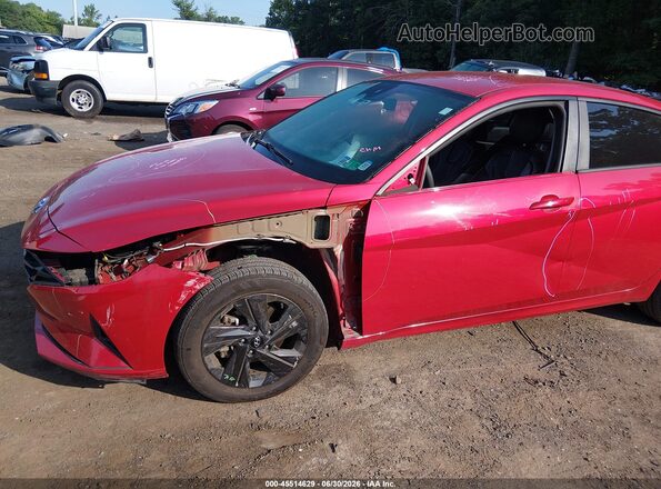 5NPLM4AG2MH000255 2021 HYUNDAI ELANTRA Red Вид спереду
