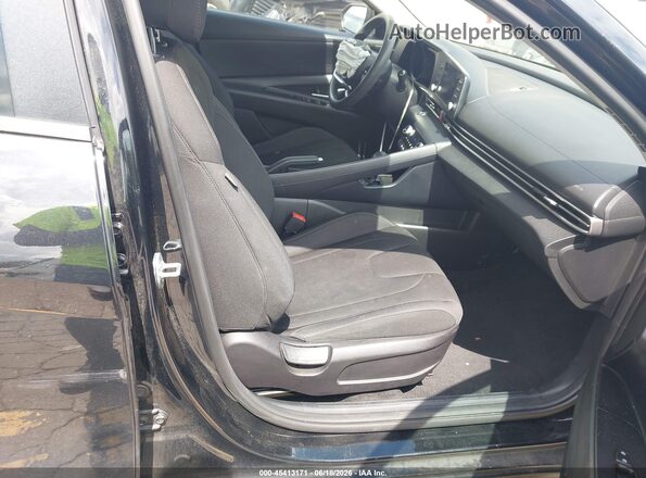 5NPLM4AG2NH077807 2022 HYUNDAI ELANTRA Gray Вид салону спереду