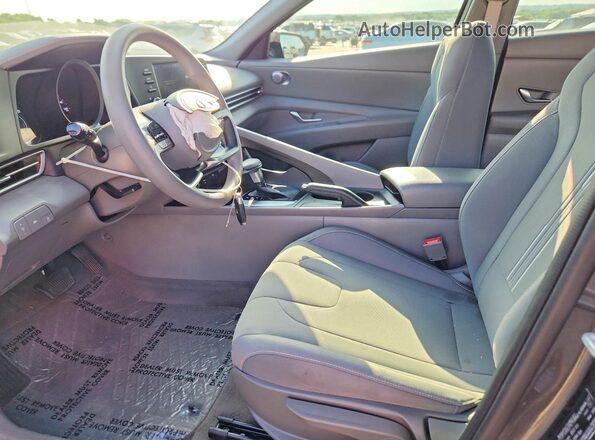 5NPLM4AG3MH004296 2021 HYUNDAI ELANTRA Gray წინა სალონის ხედი