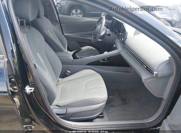 5NPLM4AG3PH101129 2023 HYUNDAI ELANTRA Black Սալոնի դիմացի տեսք