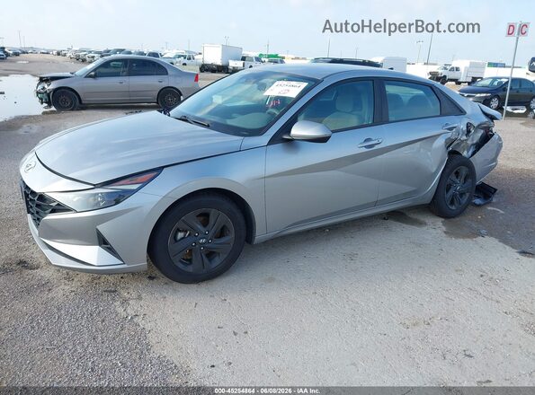 5NPLM4AG5MH052267 2021 HYUNDAI ELANTRA Silver წინა მარცხენა ხედი სამი მეოთხედიდან