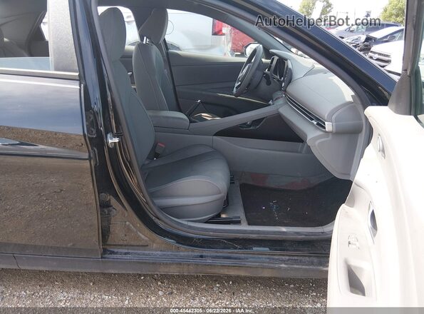 5NPLM4AG5NH064663 2022 HYUNDAI ELANTRA Black Front interior view