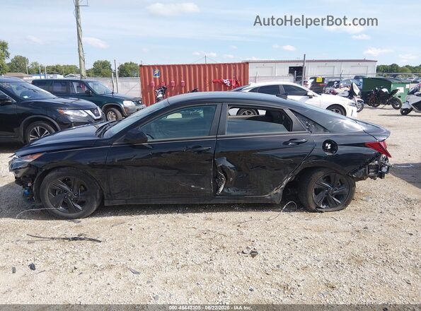 5NPLM4AG5NH064663 2022 HYUNDAI ELANTRA Black Rear interior view