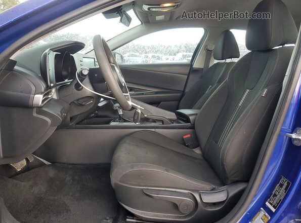 5NPLM4AG5PH100192 2023 HYUNDAI ELANTRA Blue Front interior view