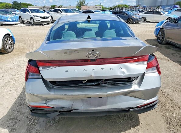 5NPLM4AG6NH083044 2022 HYUNDAI ELANTRA Silver Rear view