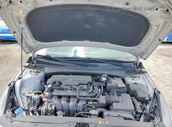5NPLM4AG6NH083044 2022 HYUNDAI ELANTRA Silver Rear interior view