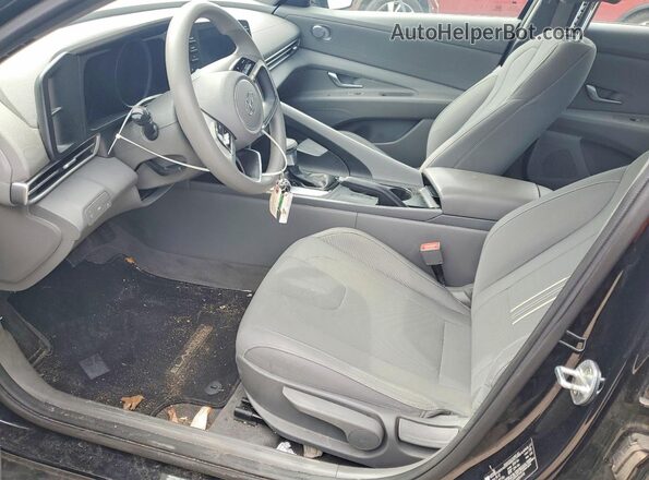 5NPLM4AG6NH084498 2022 HYUNDAI ELANTRA Черный Вид салона спереди