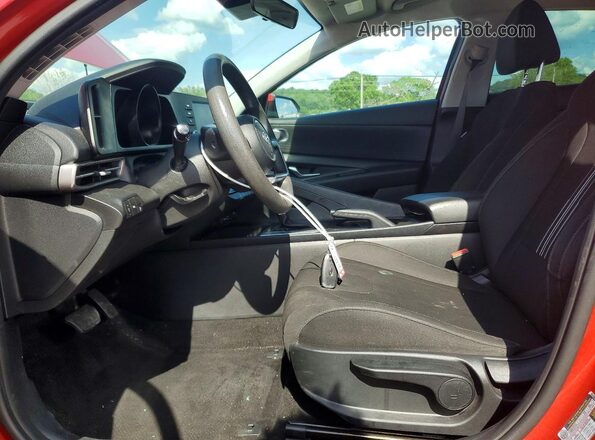 5NPLM4AG6PH103750 2023 HYUNDAI ELANTRA Red Widok wnętrza z przodu