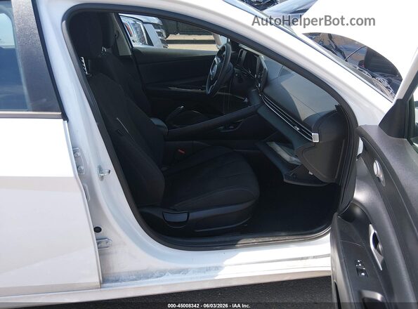 5NPLM4AG7NH059609 2022 HYUNDAI ELANTRA White Widok wnętrza z przodu