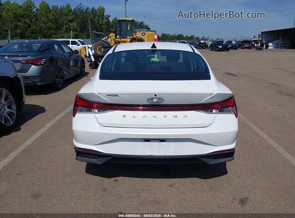 5NPLM4AG7NH059609 2022 HYUNDAI ELANTRA White 