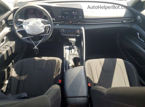 5NPLM4AG7NH069881 2022 HYUNDAI ELANTRA Серебряный 