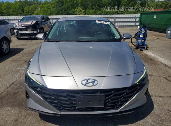 5NPLM4AG7NH069881 2022 HYUNDAI ELANTRA Серебряный 