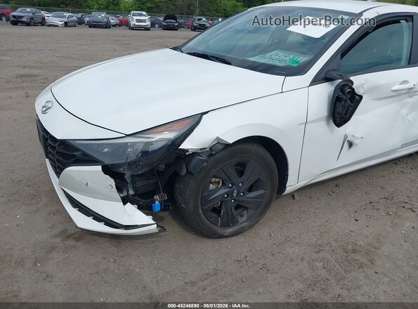 5NPLM4AG7NH085949 2022 HYUNDAI ELANTRA White Դիմացի տեսք