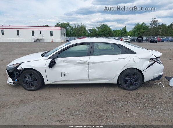 5NPLM4AG7NH085949 2022 HYUNDAI ELANTRA White Սալոնի 360 աստիճան տեսք