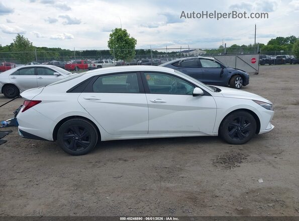 5NPLM4AG7NH085949 2022 HYUNDAI ELANTRA White Սալոնի հետևի տեսք
