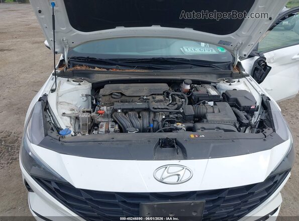 5NPLM4AG7NH085949 2022 HYUNDAI ELANTRA White Հետևի տեսք