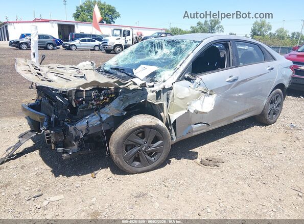5NPLM4AG8MH010241 2021 HYUNDAI ELANTRA Silver წინა მარცხენა ხედი სამი მეოთხედიდან