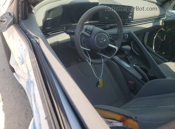 5NPLM4AG8MH022597 2021 HYUNDAI ELANTRA White 