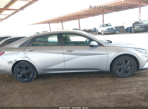 5NPLM4AG9MH052241 2021 HYUNDAI ELANTRA Silver უკანა სალონის ხედი
